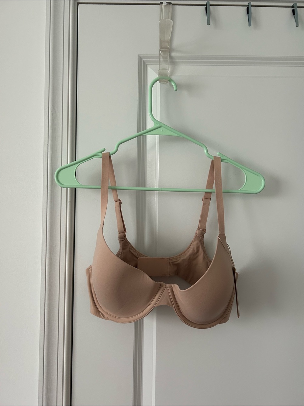 NWT SKIMS FITS EVERYBODY PLUNGE BRA